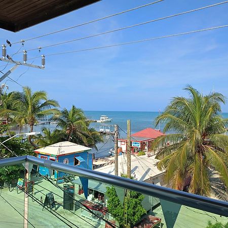 Barefoot Caye Caulker Hotel エクステリア 写真