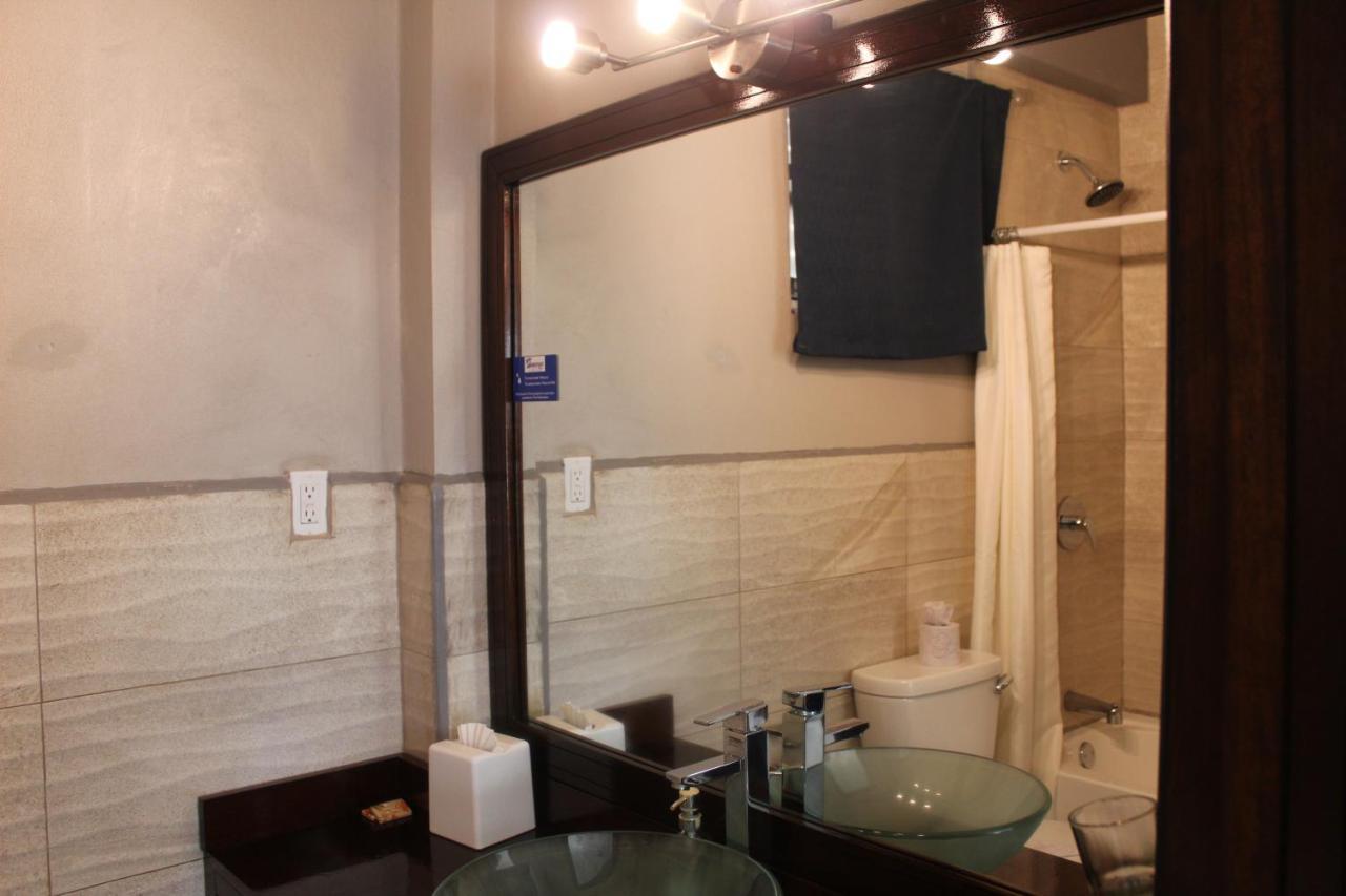 Barefoot Caye Caulker Hotel エクステリア 写真