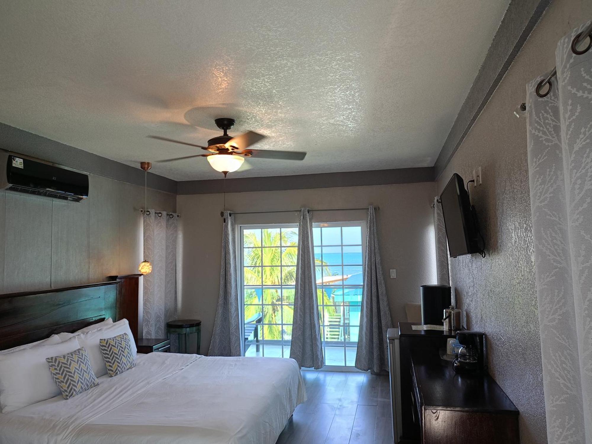 Barefoot Caye Caulker Hotel エクステリア 写真