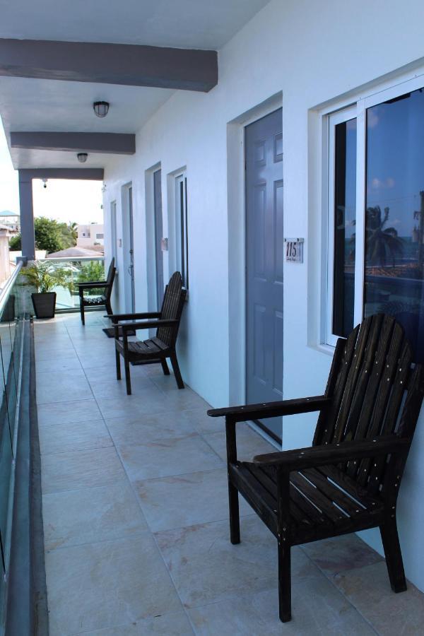 Barefoot Caye Caulker Hotel エクステリア 写真