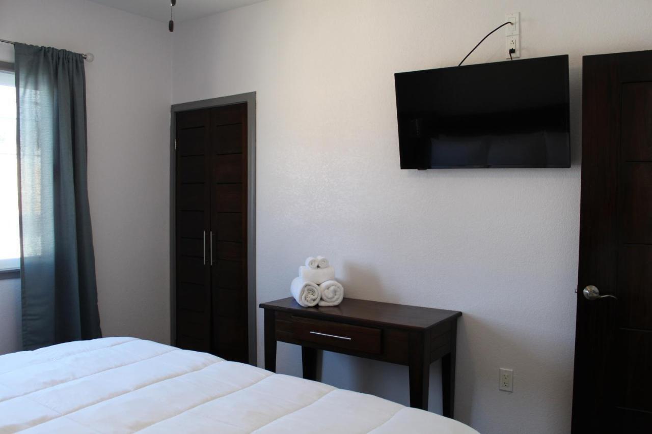 Barefoot Caye Caulker Hotel エクステリア 写真